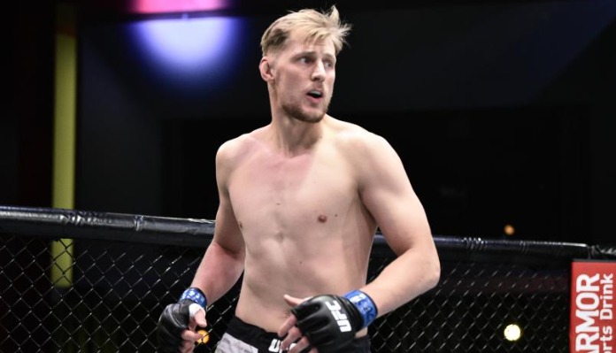 UFC Saudiarabien: Alexander Volkov dominerar Sergei Pavlovich och vinner på poäng