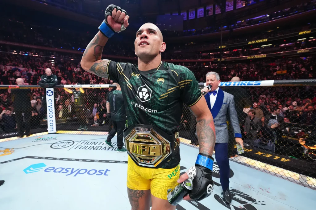 Alex Pereira får råd av UFC-legenden att inte gå upp till tungvikt