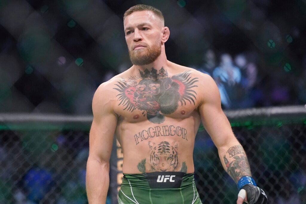 Conor McGregor har avslöjat att hans fot nu är helt läkt i ett svar till Michael Chandler