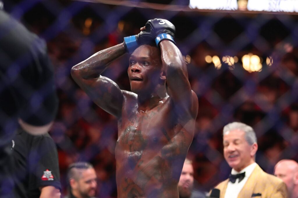 Daniel Cormier förväntar sig att Israel Adesanya kommer vara extra taggad på UFC 305: ”Han vill verkligen inte förlora mot Dricus du Plessis”