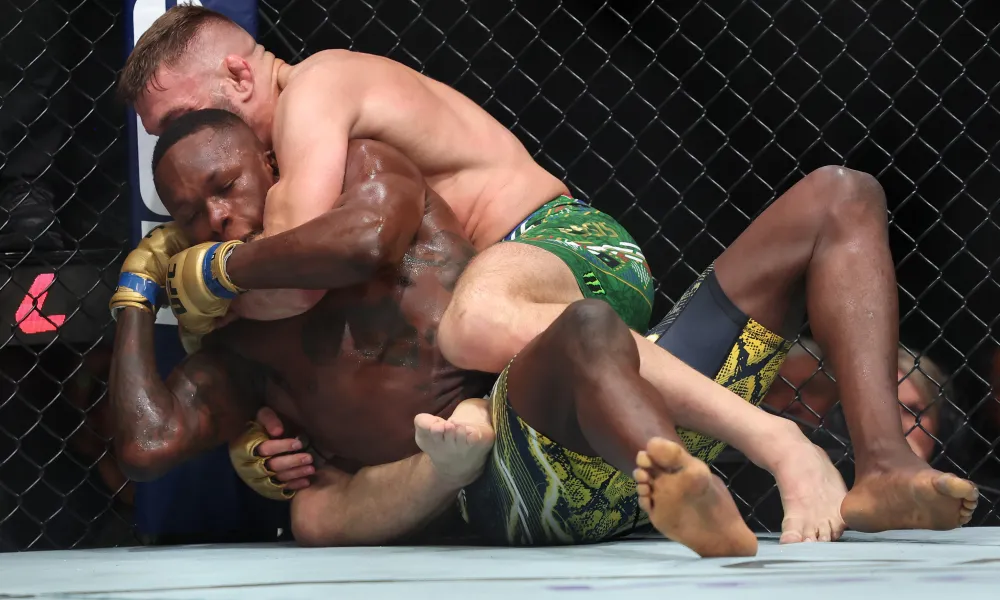 Israel Adesanya reflekterar över UFC 305-förlusten mot du Plessis